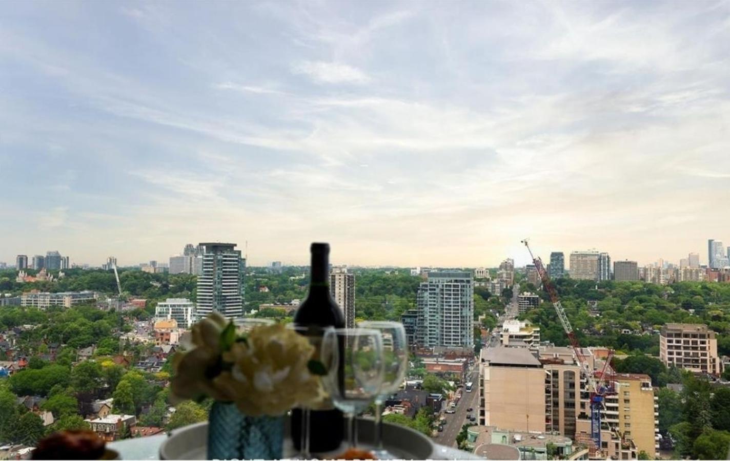 Luxury 2-Bedroom Apartment In Yorkville With The Best City View In Downtown Toronto Exterior foto